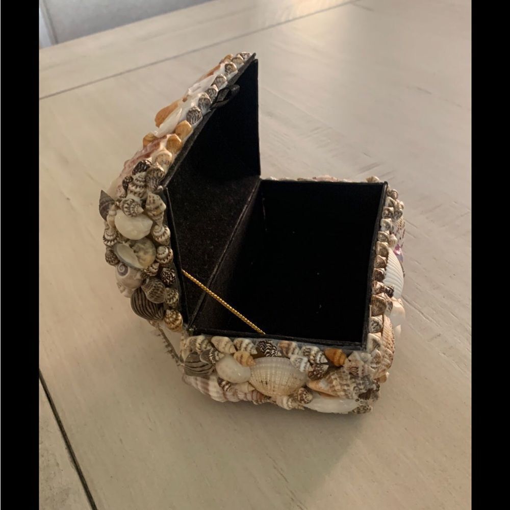 Shell  Encrusted  Jewelry Box - Picture 4 of 5